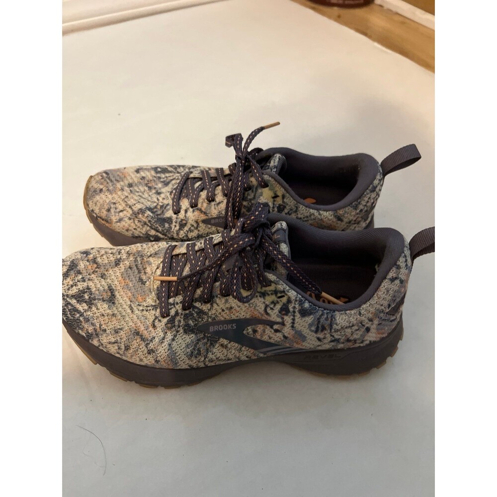 Brooks Womens Revel 5 Neutral Running Shoe US 7.5 LPNRREO7172862